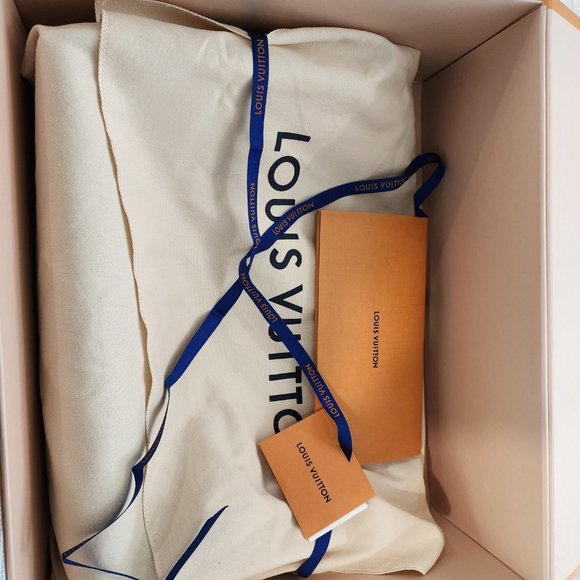 Louis Vuitton Graceful MM Hobo - Picture 2 of 13